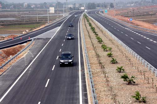 21/9 thông xe cao tốc Nội Bài - Lào Cai ảnh 1